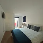 A Casa Da Praca - The Square House לינה וארוחת בוקר מירנדה דו קורבו