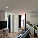 A Casa Da Praca - The Square House מירנדה דו קורבו