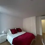 A Casa Da Praca - The Square House Bed and Breakfast
