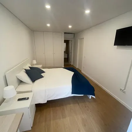 A Casa Da Praca - The Square House Oda ve Kahvaltı 3*