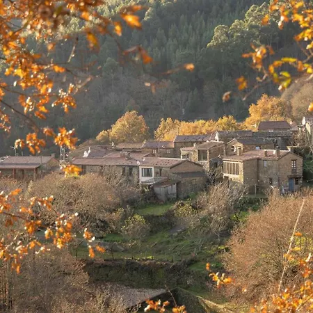 Alojamento de Acomodação e Pequeno-almoço A Casa Da Praça - The Square House 3*