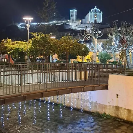 A Casa Da Praca - The Square House לינה וארוחת בוקר מירנדה דו קורבו
