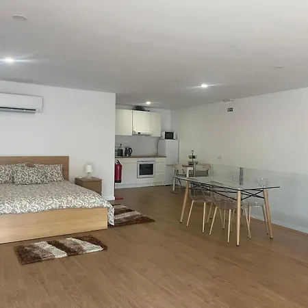 A Casa Da Praca - The Square House Miranda do Corvo