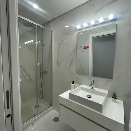 Oda ve Kahvaltı A Casa Da Praca - The Square House Miranda do Corvo