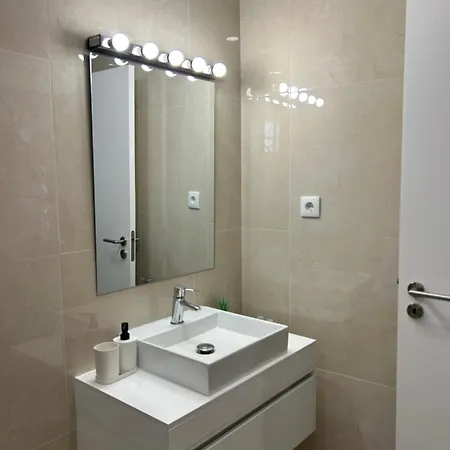 A Casa Da Praca - The Square House לינה וארוחת בוקר