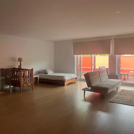 A Casa Da Praca - The Square House 3* מירנדה דו קורבו
