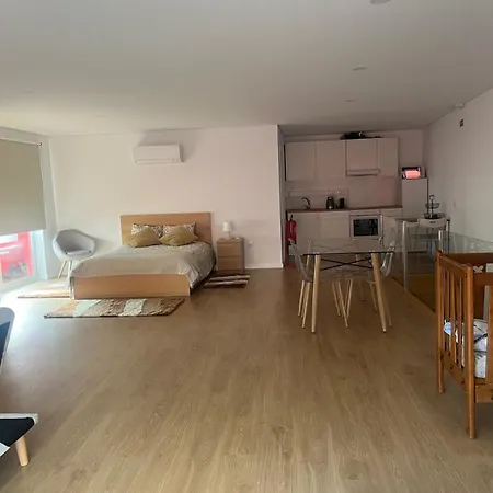לינה וארוחת בוקר A Casa Da Praca - The Square House