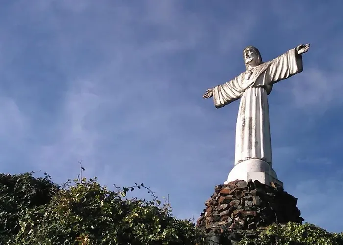 Alojamento de Acomodação e Pequeno-almoço A Casa Da Praça - The Square House