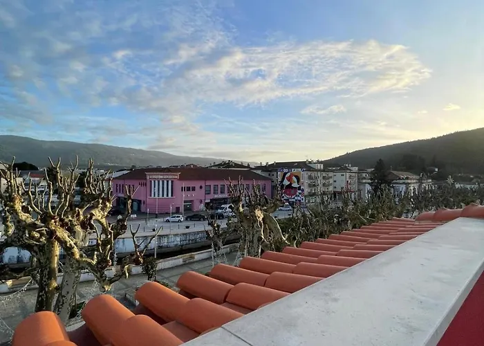 Alojamento de Acomodação e Pequeno-almoço A Casa Da Praça - The Square House