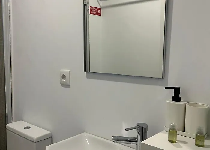 Alojamento de Acomodação e Pequeno-almoço A Casa Da Praça - The Square House Miranda do Corvo