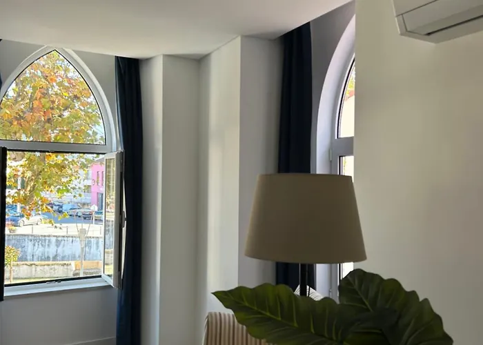 Alojamento de Acomodação e Pequeno-almoço A Casa Da Praça - The Square House 3*