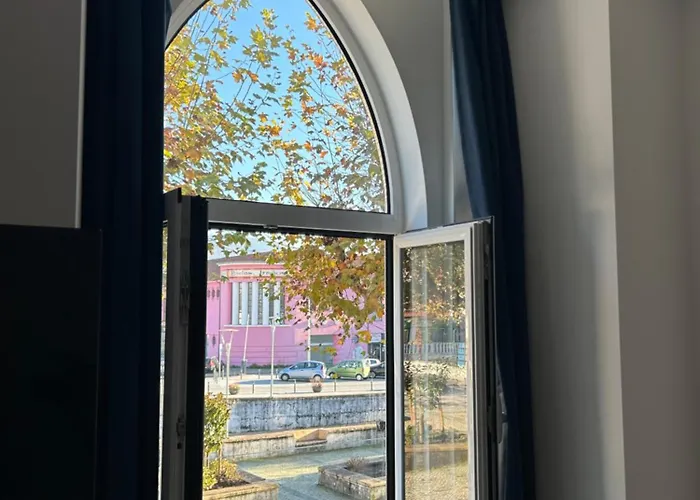 A Casa Da Praça - The Square House Alojamento de Acomodação e Pequeno-almoço 3*