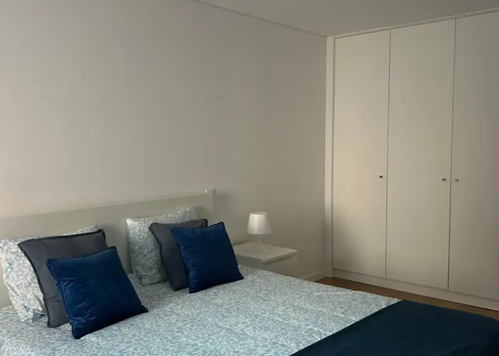 A Casa Da Praca - The Square House לינה וארוחת בוקר