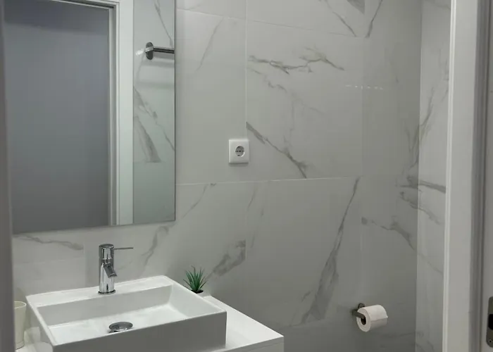 Alojamento de Acomodação e Pequeno-almoço A Casa Da Praça - The Square House Miranda do Corvo