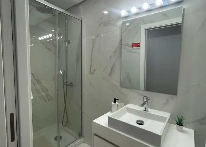 Alojamento de Acomodação e Pequeno-almoço A Casa Da Praça - The Square House Miranda do Corvo