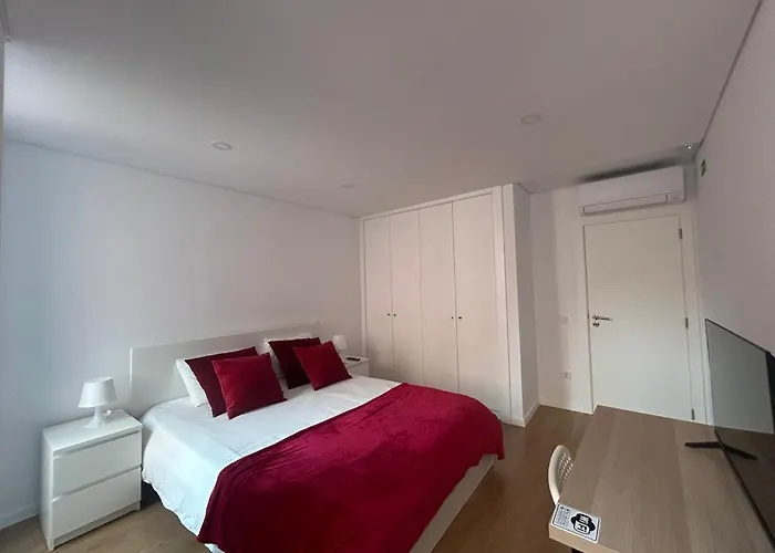 Alojamento de Acomodação e Pequeno-almoço A Casa Da Praça - The Square House