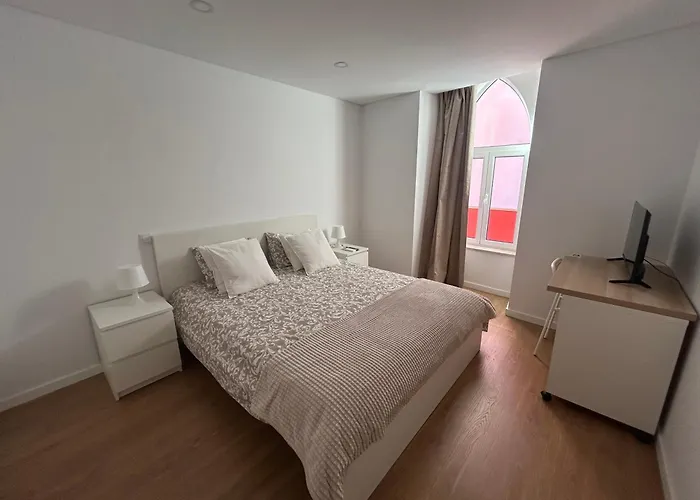 Alojamento de Acomodação e Pequeno-almoço A Casa Da Praça - The Square House